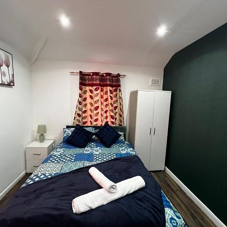 Good Priced Double Rooms In Sherperds Bush Londres Exterior foto