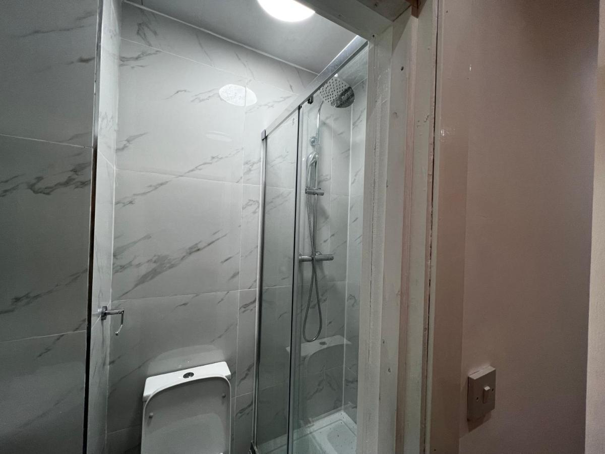 Good Priced Double Rooms In Sherperds Bush Londres Exterior foto