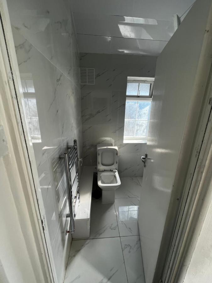 Good Priced Double Rooms In Sherperds Bush Londres Exterior foto