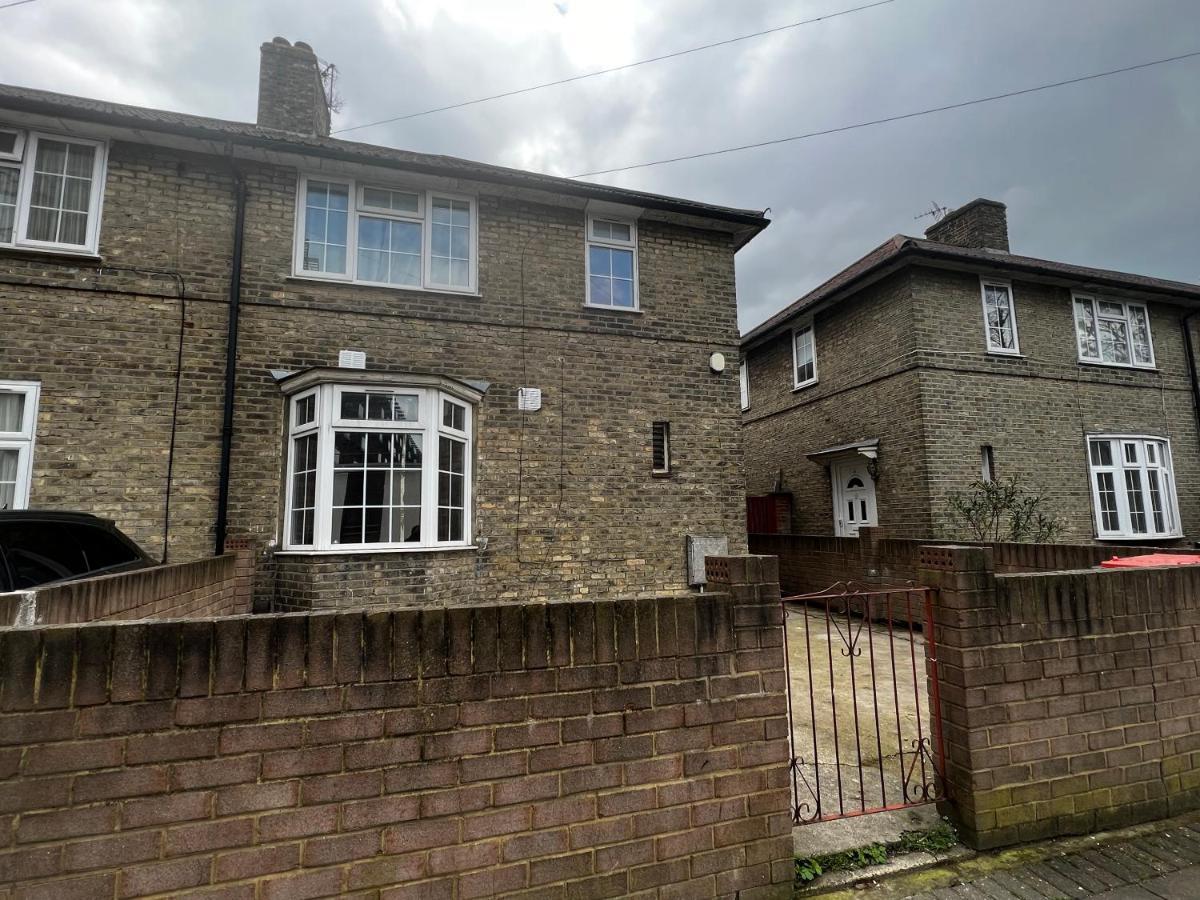 Good Priced Double Rooms In Sherperds Bush Londres Exterior foto